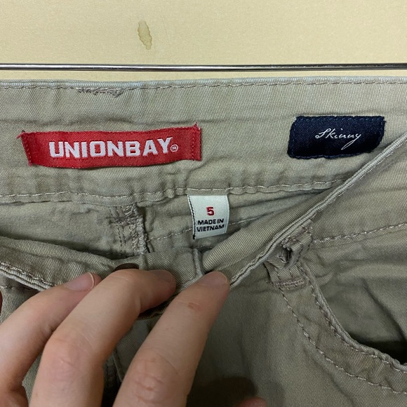 2/$20❤️- PANTS | Women’s UnionBay pants size 5 skinny - Picture 3 of 3